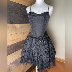Vintage Loralie 80’s Style Black Lace Taffeta Goth Victorian Sweatheart Dress 7P